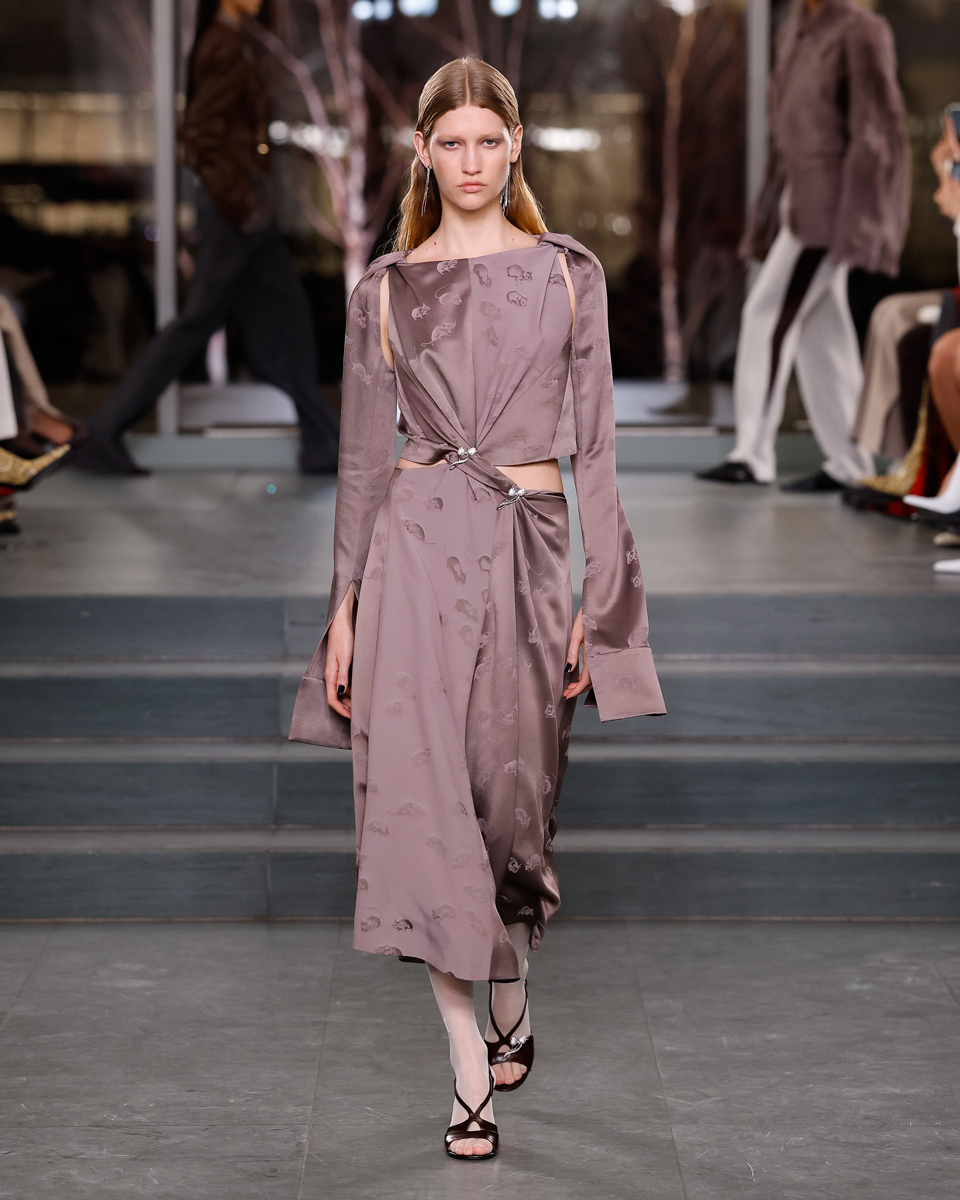 TB_FW25_SHOW_look_025_4x5