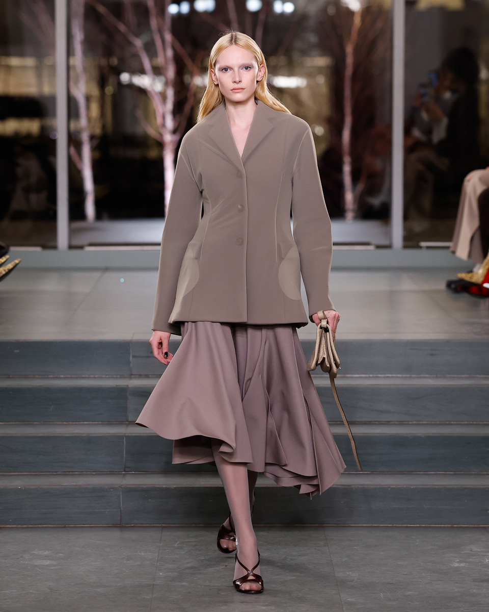TB_FW25_SHOW_look_030_4x5