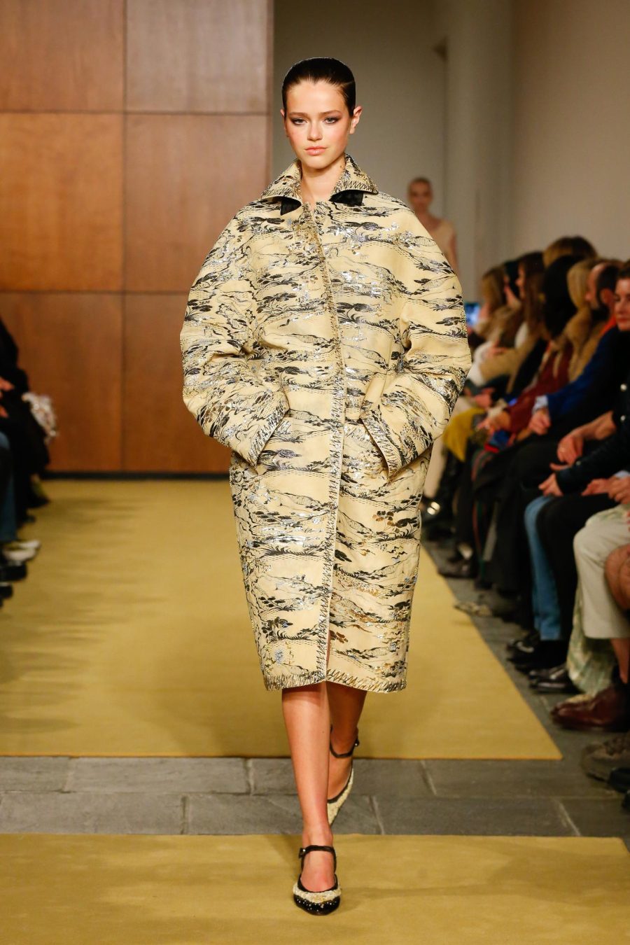 TB_FW26_SHOW_LOOK_040_2X3